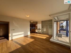 Pronájem bytu 1+kk, Praha - Libeň, Nad Okrouhlíkem, 45 m2