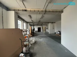 Pronájem skladu, Mariánské Lázně, třída Vítězství, 120 m2