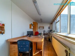 Pronájem skladu, Mariánské Lázně, třída Vítězství, 900 m2