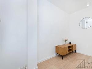 Prodej bytu 2+kk, Praha - Kobylisy, Třeboradická, 48 m2