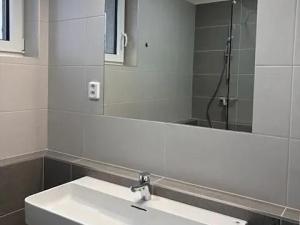 Pronájem bytu 3+kk, Praha - Prosek, Letňanská, 83 m2