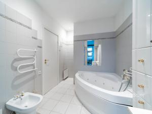 Pronájem bytu 4+kk, Praha - Holešovice, Dukelských hrdinů, 170 m2