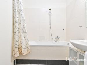 Prodej bytu 1+kk, Praha - Horní Měcholupy, Modenská, 35 m2