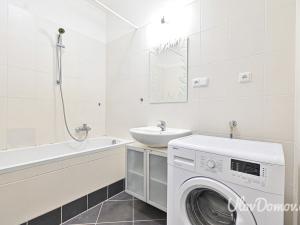 Prodej bytu 1+kk, Praha - Horní Měcholupy, Modenská, 35 m2