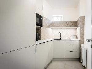 Pronájem kanceláře, Praha - Strašnice, Třebohostická, 122 m2