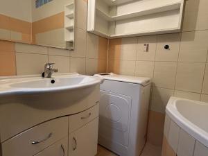 Pronájem bytu 2+kk, Ostrava - Poruba, Španielova, 55 m2