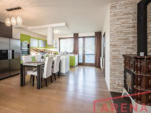 Prodej rodinného domu, Šlapanice, Za Humny, 250 m2