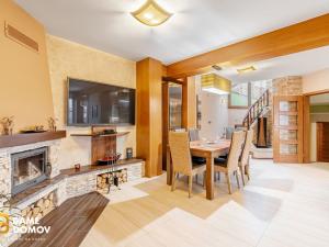 Prodej rodinného domu, Hodonín, Mírové nám., 279 m2