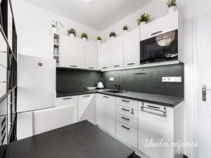 Pronájem bytu 1+1, Praha - Kamýk, Písnická, 40 m2