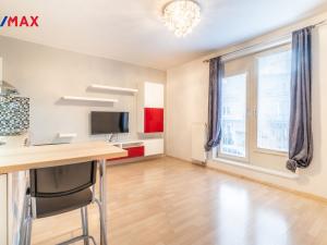 Pronájem bytu 1+kk, Praha, Ingrišova, 32 m2