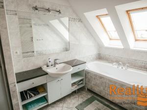 Pronájem bytu 3+kk, Otrokovice, nám. 3. května, 110 m2