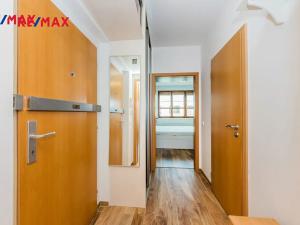 Pronájem bytu 2+kk, Praha - Zbraslav, Václava Rady, 34 m2