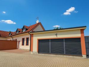 Prodej kanceláře, Čestlice, 1138 m2