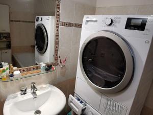 Pronájem bytu 2+1, Pardubice - Zelené Předměstí, Benešovo náměstí, 58 m2