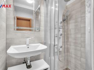 Pronájem bytu 1+kk, Milovice - Mladá, Slepá, 42 m2