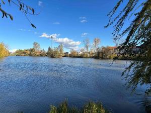 Prodej bytu 2+kk, Jesenice, Lomená, 45 m2