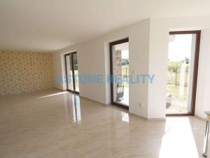 Pronájem rodinného domu, Trnová, 370 m2