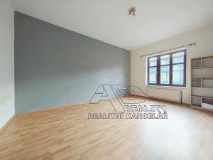 Pronájem bytu 1+1, České Budějovice, Husova tř., 40 m2