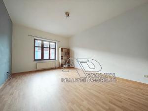 Pronájem bytu 1+1, České Budějovice, Husova tř., 40 m2