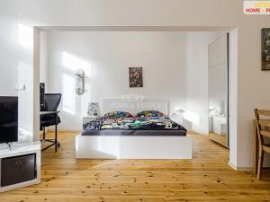 Pronájem bytu 2+1, Karlovy Vary, Zeyerova, 52 m2