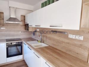 Pronájem bytu 3+kk, Praha, Hennerova, 72 m2