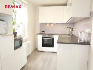 Pronájem bytu 2+kk, Praha - Malešice, U krbu, 51 m2