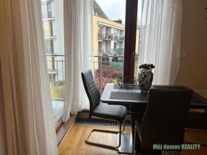 Pronájem bytu 2+kk, Praha - Stodůlky, Švejcarovo náměstí, 67 m2