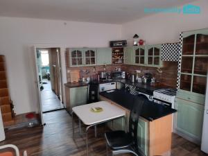 Prodej bytu 3+1, Cheb, Hálkova, 96 m2