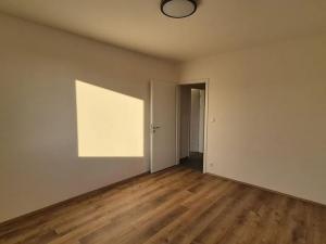 Pronájem bytu 2+kk, Praha - Prosek, Čakovická, 54 m2