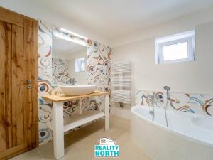 Pronájem rodinného domu, Křešice - Zahořany, 233 m2