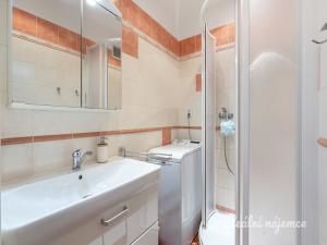 Pronájem bytu 2+kk, Praha - Michle, Přímětická, 43 m2