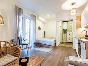 Pronájem bytu 1+kk, Praha - Hlubočepy, Pod Žvahovem, 28 m2