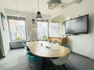 Pronájem kanceláře, Praha - Holešovice, Jankovcova, 337 m2