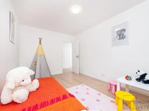 Prodej bytu 5+kk, Praha - Bohnice, Feřtekova, 88 m2