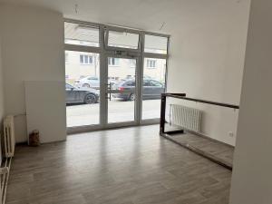 Pronájem obchodního prostoru, Zlín, Zarámí, 22 m2