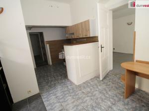 Pronájem kanceláře, Mariánské Lázně, Hlavní třída, 67 m2