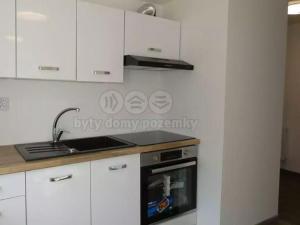 Prodej bytu 3+1, Týnec nad Labem, Masarykovo náměstí, 72 m2