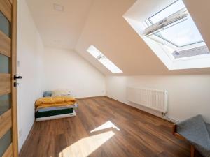 Prodej bytu 3+kk, Týnec nad Labem, Masarykovo náměstí, 68 m2