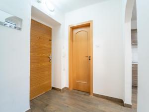 Pronájem bytu 3+1, Chvaletice, Obránců míru, 54 m2