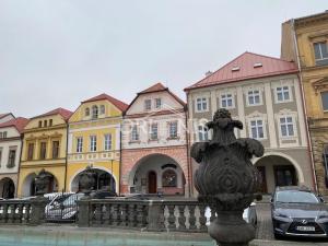 Pronájem bytu 2+kk, Kadaň, Mírové náměstí, 100 m2