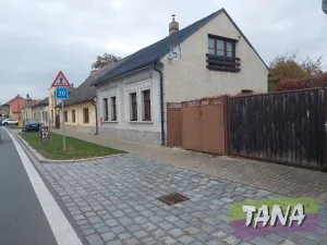 Prodej rodinného domu, Nové Dvory, Masarykovo nám., 120 m2