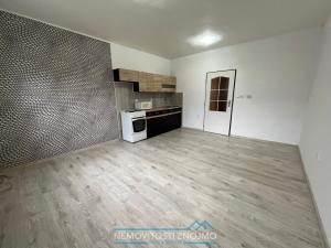 Pronájem bytu 1+kk, Dobšice, V Zahradách, 25 m2