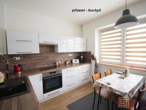 Prodej rodinného domu, Krmelín, 268 m2