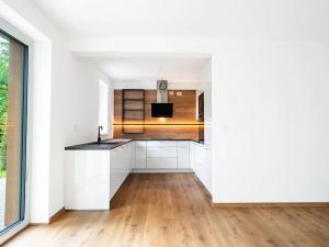 Pronájem rodinného domu, Kamenice, 183 m2