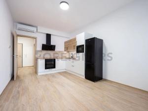 Pronájem bytu 2+kk, Pardubice, Rokycanova, 70 m2