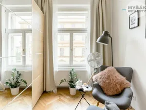 Pronájem bytu 2+kk, Praha, Rumunská, 45 m2