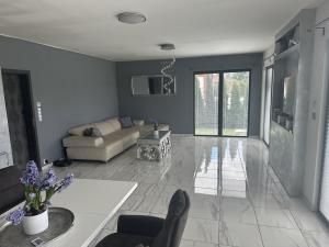 Prodej rodinného domu, Sulice, K Hájku, 185 m2