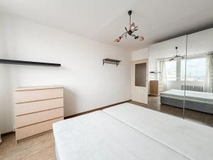 Pronájem bytu 3+kk, Praha - Holešovice, Dělnická, 81 m2