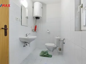 Prodej ubytování, Nová Role - Mezirolí, 795 m2