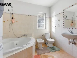 Prodej ubytování, Nová Role - Mezirolí, 795 m2